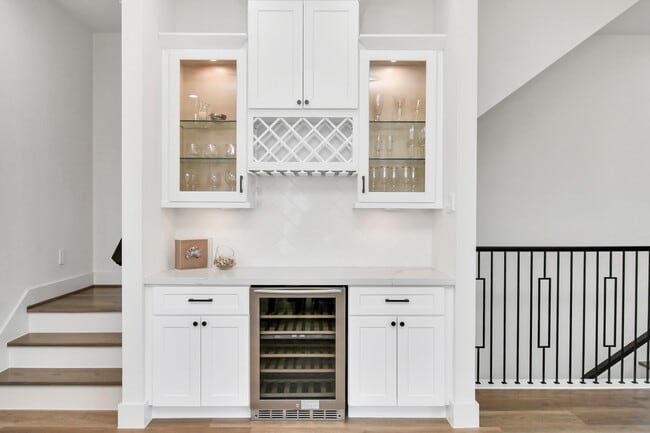 Building Photo - 2512 Gray St