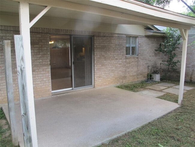 Building Photo - 902 Quartz Ct