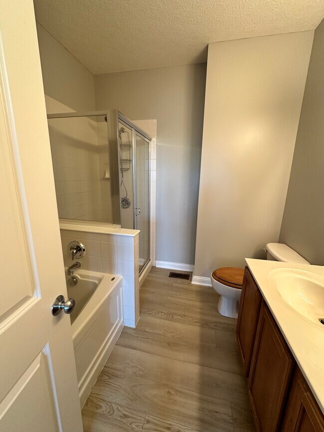 Master Bath - 4118 Cambron Dr