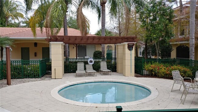 Building Photo - 6640 W Sample Rd