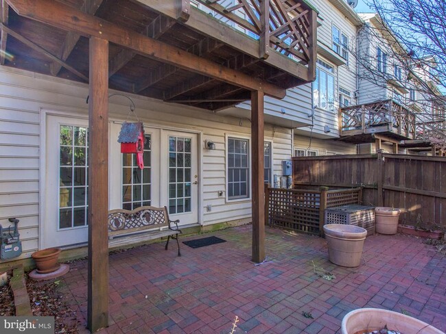 Building Photo - 701 Fitzhugh Way