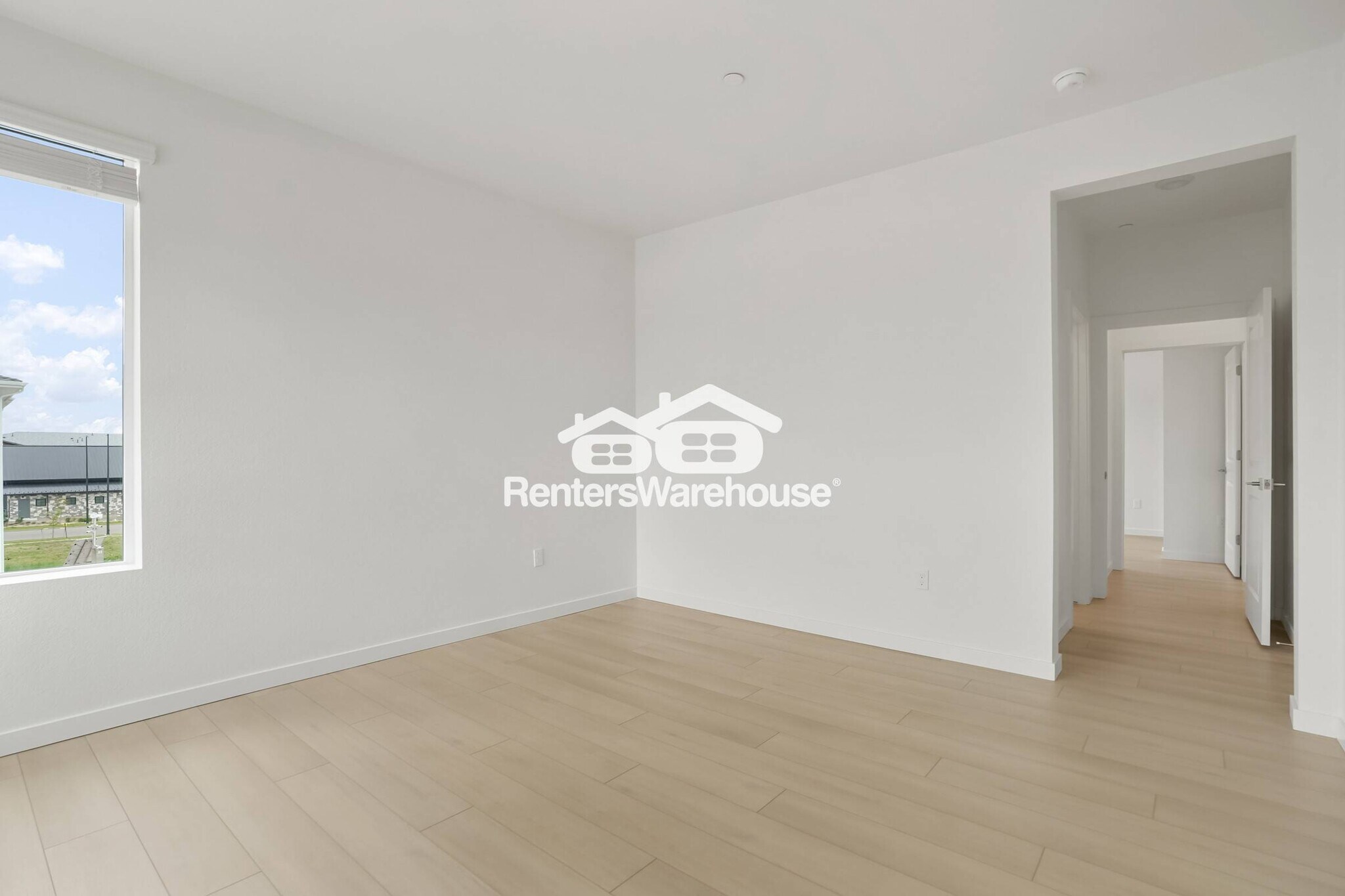 Building Photo - 6153 N Ceylon St