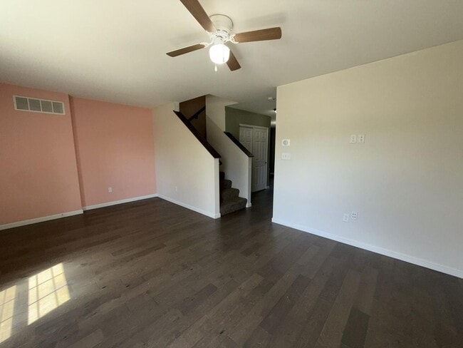 Building Photo - Beautiful 2 Bedroom / 2.5 Bath for Rent in Maryland Heights !