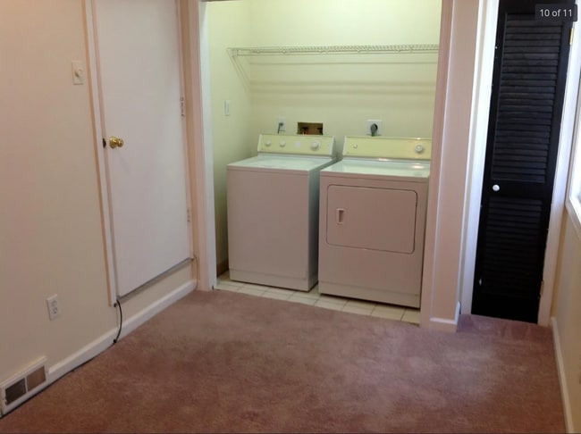 Building Photo - 111 E Monmouth St