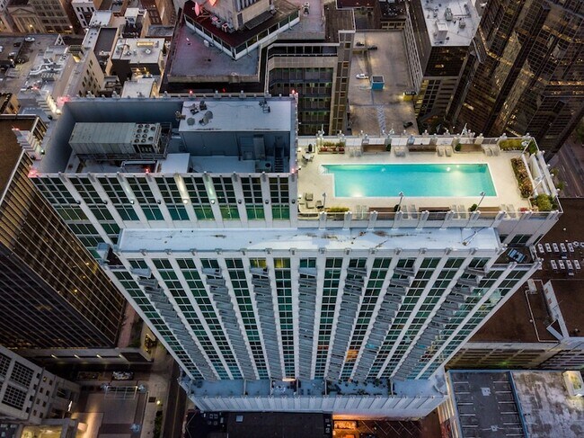 Building Photo - 415 Church St