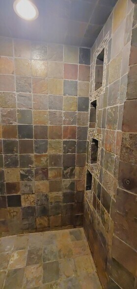 Building Photo - 376 S Pierson Ave