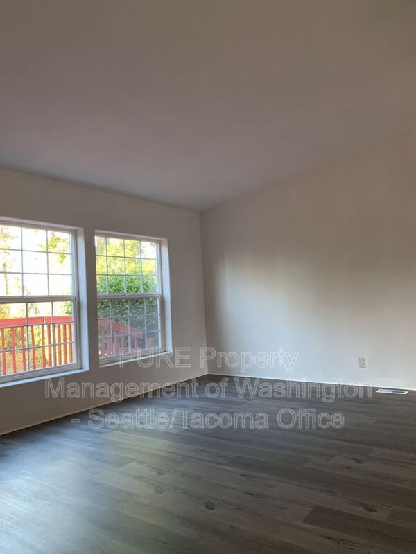 Building Photo - 16008 34th St E