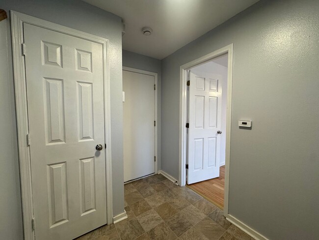 Building Photo - 11219 3rd Ave E