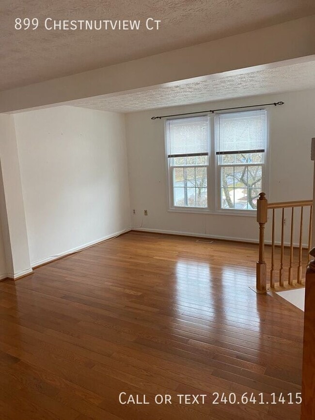 Building Photo - 899 Chestnutview Ct