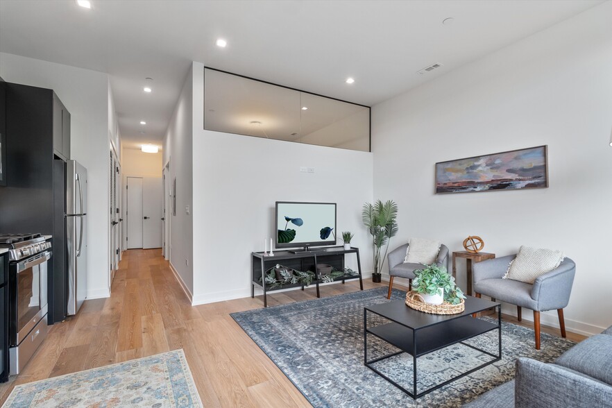 Building Photo - 4515 N Clark St