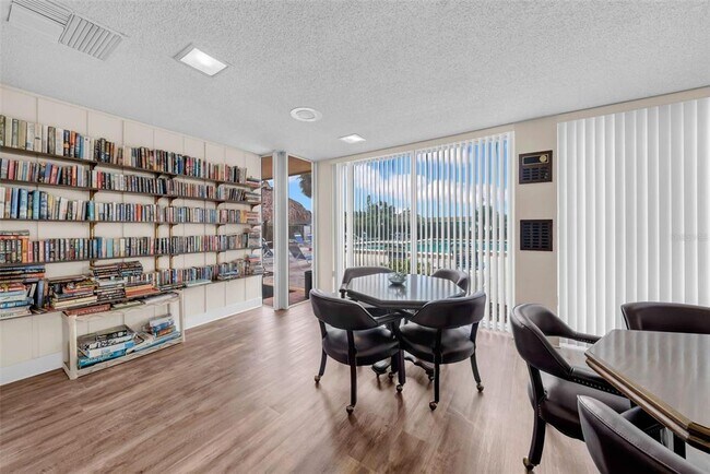 Building Photo - 4651 Lake Villa Dr