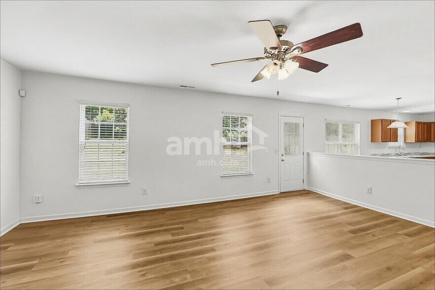 Building Photo - 4134 Robinwood Dr