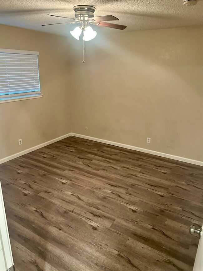 Building Photo - 650 W Donner Ave