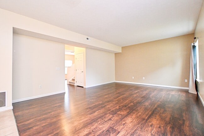 Building Photo - 8453 Forest Valley Dr