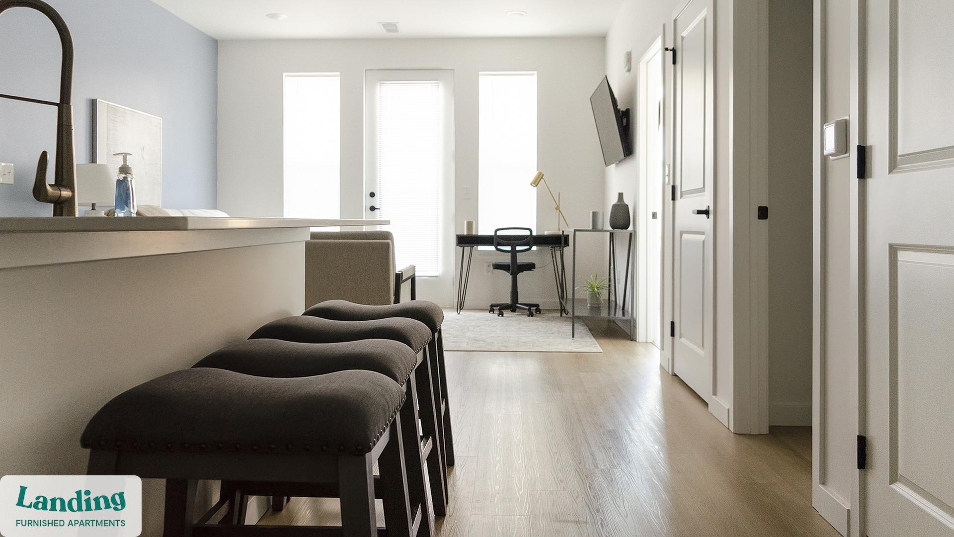 Building Photo - 650 N Main St