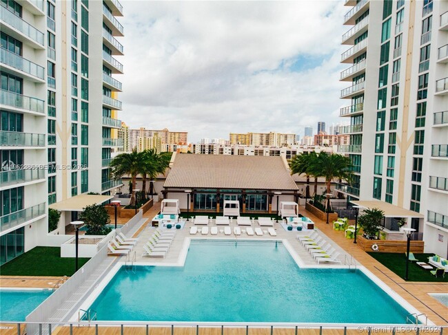 Building Photo - 330 Sunny Isles Blvd