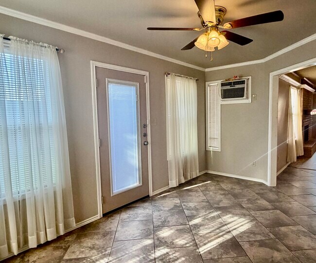 Building Photo - 3315 78th St