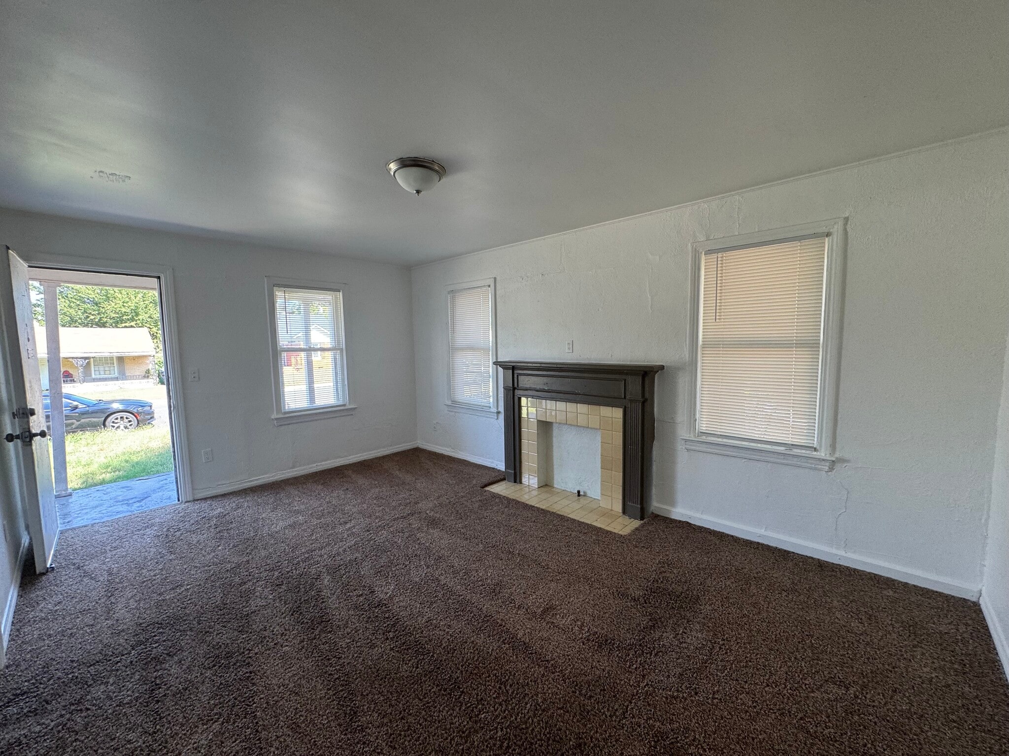 Building Photo - 2108 NE 18th St