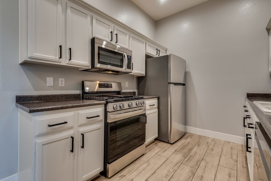 Building Photo - 3475 Cactus Shadow St