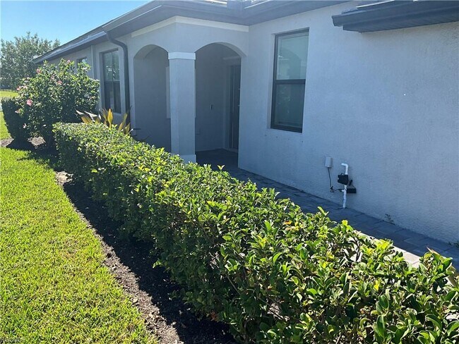 Building Photo - 14003 Pine Lodge Ln