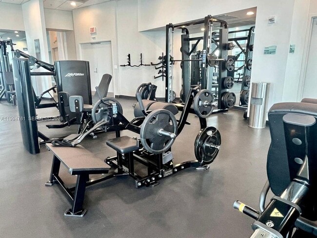 Building Photo - 300 S Biscayne Blvd