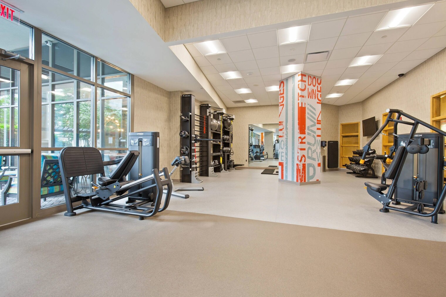 Building Photo - 3900 Fairfax Dr