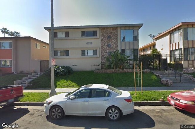 Front View of Building - 4716 August St