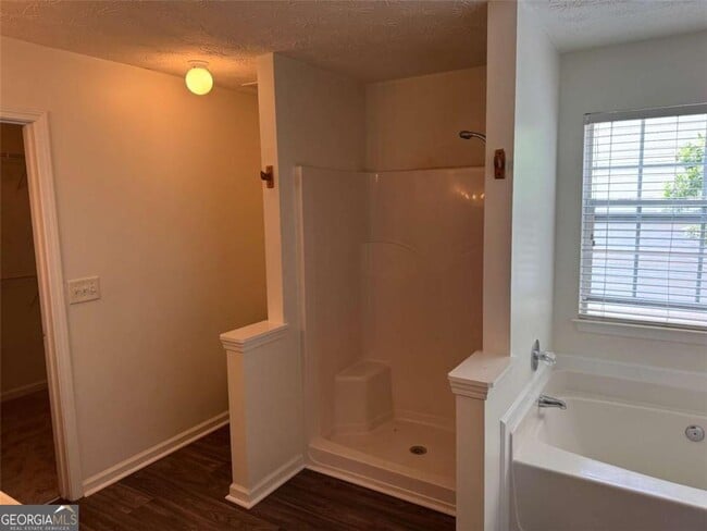 Building Photo - 356 Springbottom Ct SE