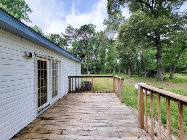 Building Photo - 20284 Forest Woods Ln