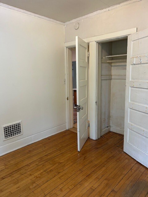 Building Photo - 449 W Mifflin St