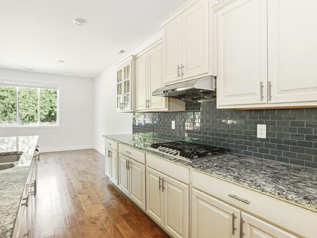 Building Photo - **Beautiful 4-Bedroom Home with A/C, Covered Outdoor Living & Designer Finishes in Bothell** Avai...