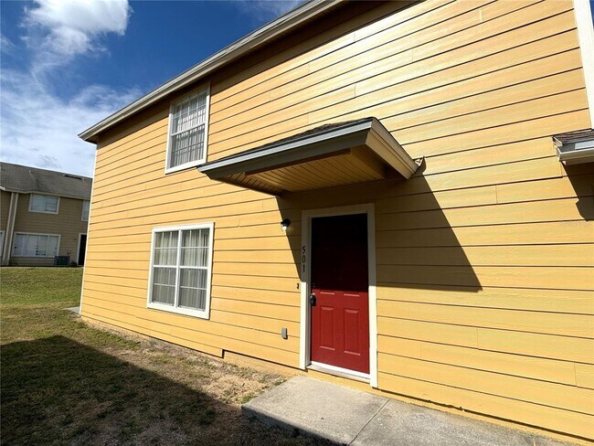 Building Photo - 501 Coconut Palm Way