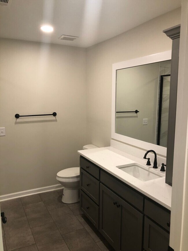 Building Photo - 5524 Rodgers Dr