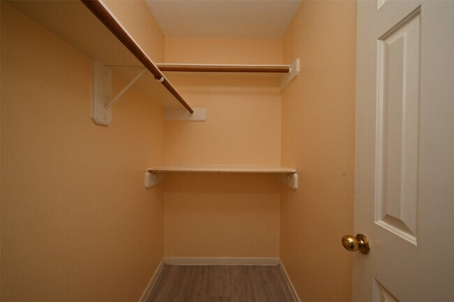 Building Photo - 6419 Sutter Park Ln