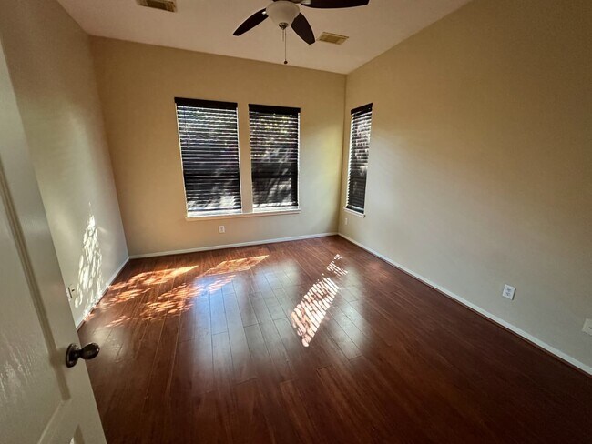 Building Photo - 5302 Canyon Hollow Dr