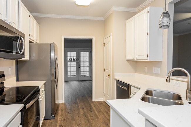 Building Photo - Charlotte -  3 bedroom 2.5 bath Townhome - Davis Lake Community