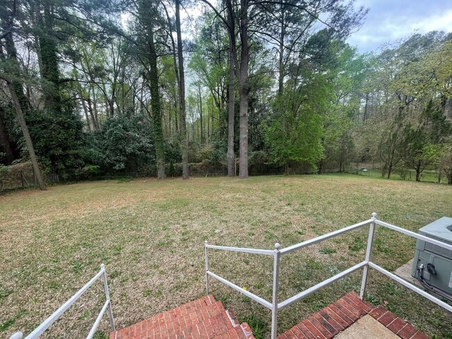 Building Photo - 5039 Coker St