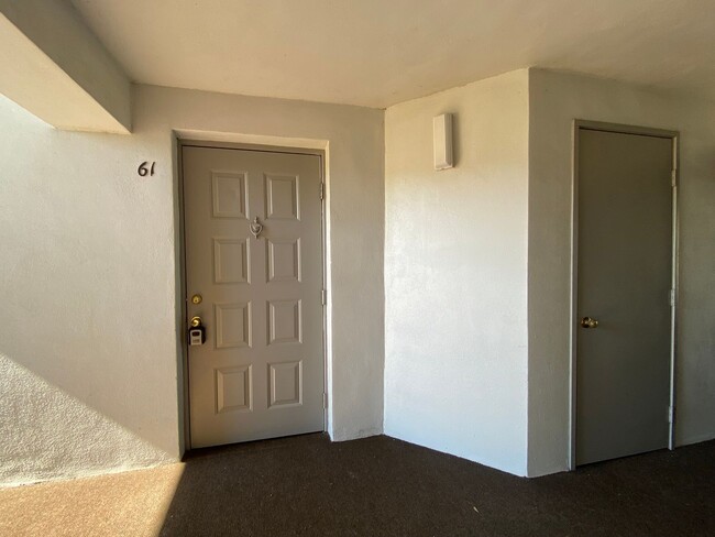 Building Photo - $500 OFF 1 Month's Rent! Beautiful 2 Bed 2...