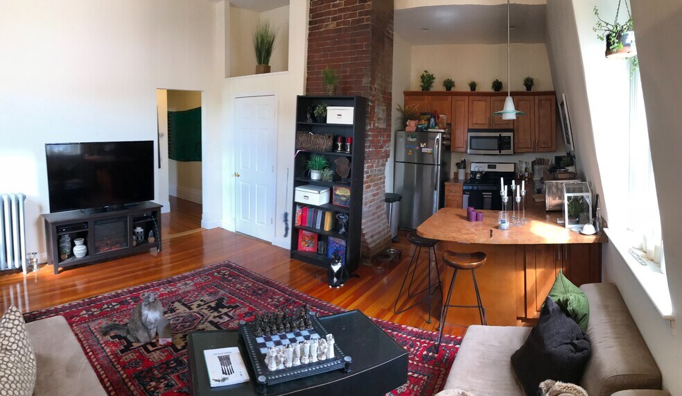 Primary Photo - 354 Broadway