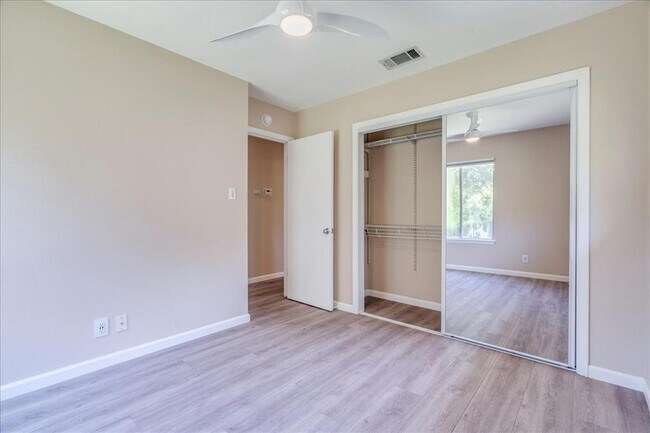 Building Photo - 3105 Steck Ave
