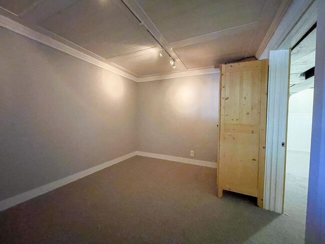 Building Photo - 3Bd/2.5Ba Edmonds Home