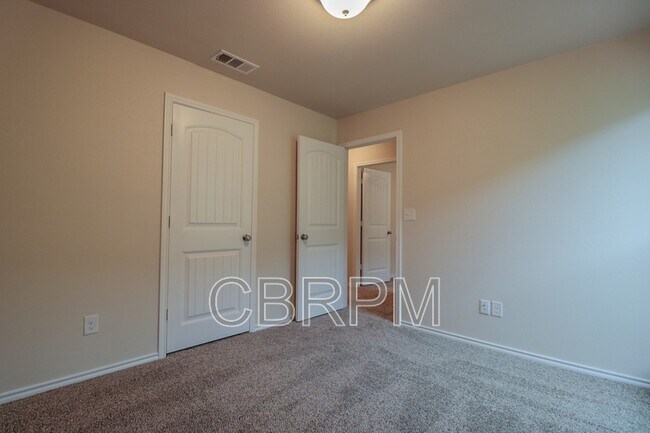 Building Photo - 7418 104th St