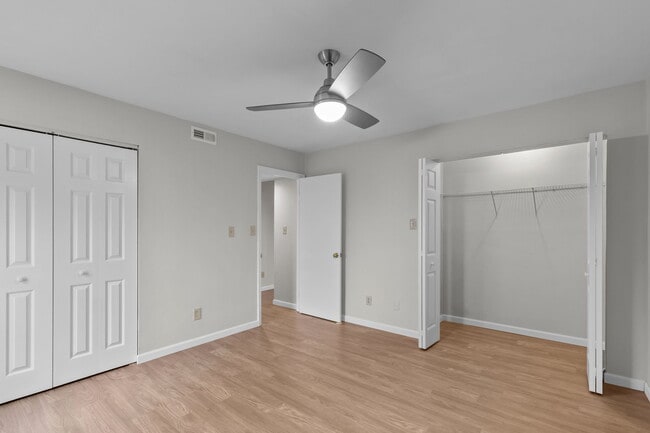 Building Photo - 1636 Mill Oak Dr