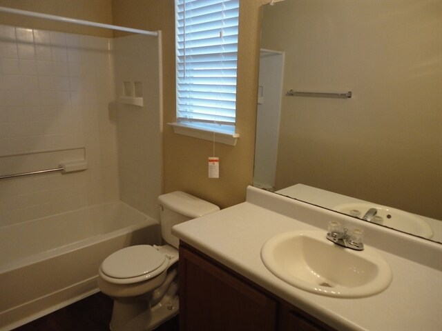 Building Photo - 610 Carole Cv