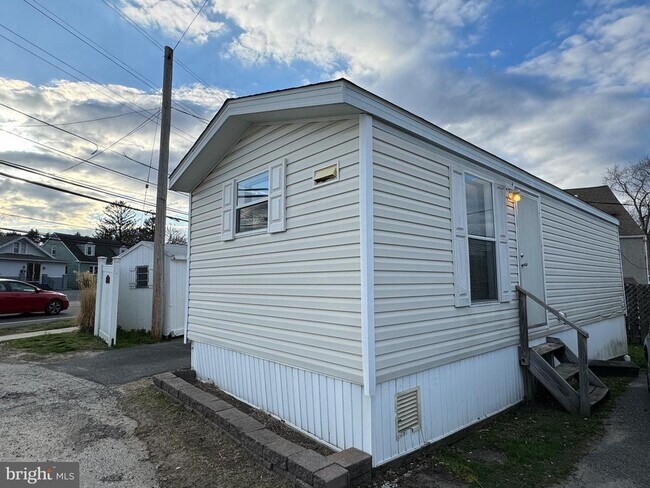 Primary Photo - 2950 Concord Rd