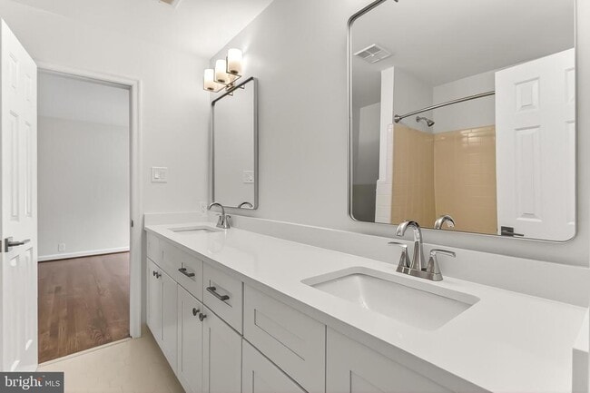 Building Photo - 6294 Dunaway Ct