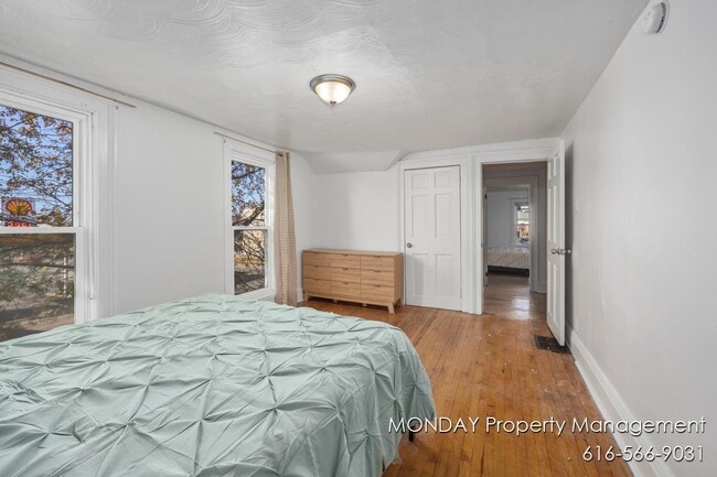 Building Photo - 263 W Muskegon Ave