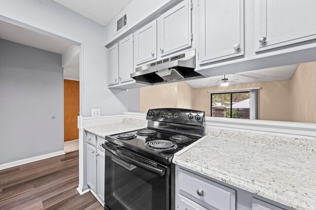 Building Photo - 208 Bartonwood Ct