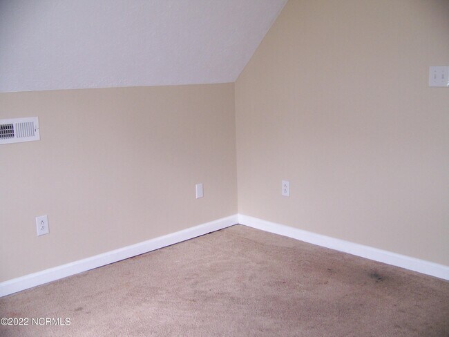 Building Photo - 105 Antler Dr