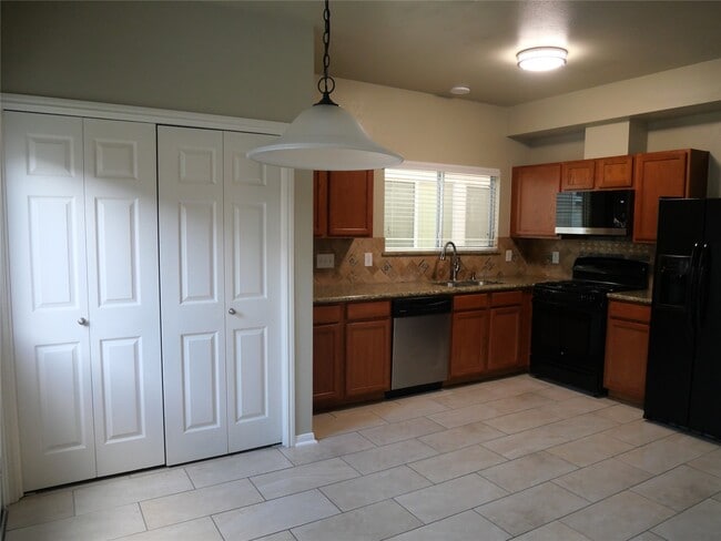 Building Photo - 1739 Nichole Woods Dr